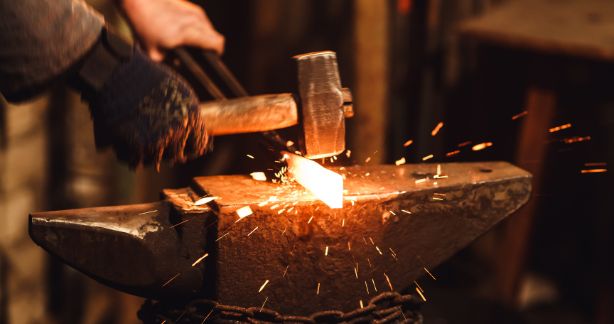 What It's Like To Be a Modern-Day Blacksmith – CastMasterEliteShop